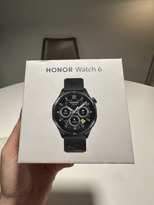 Чисто нов смарт часовник HONOR Watch 6