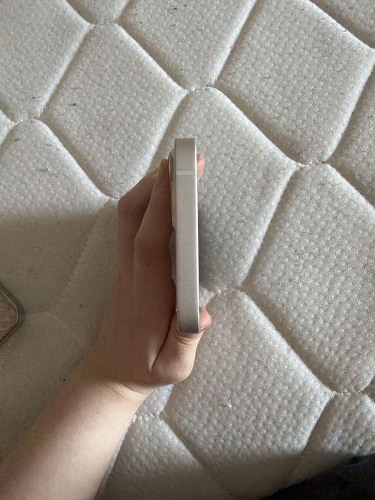 Phone  13  белый