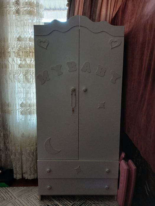 Срочно продается кроват и шкаф 3,500,000 сум