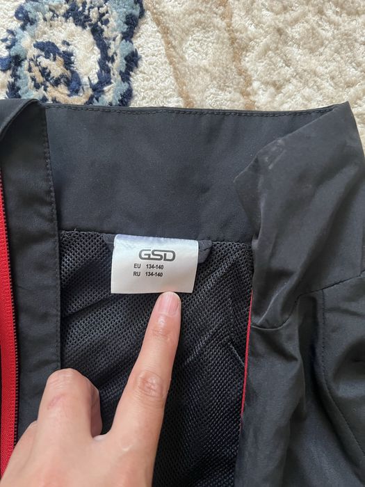 Продам спортивный костюм
