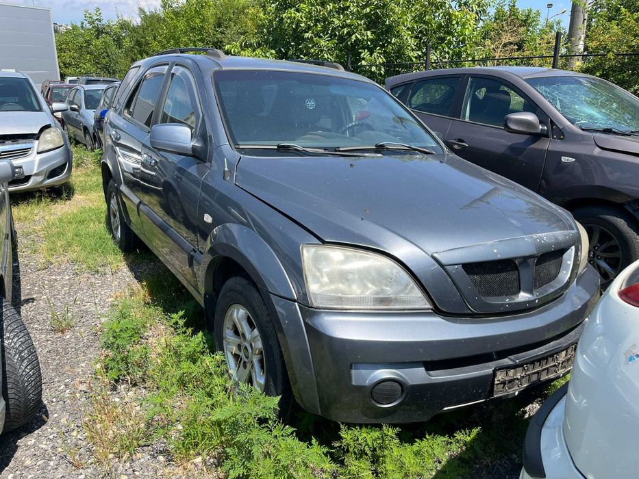 Dezmembrez KIA Sorento 2003 gri inchis diesel