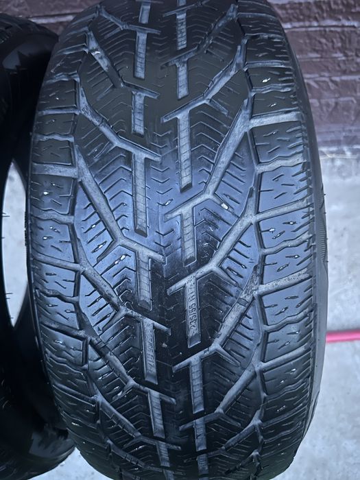 Продам шину 235/55/17 в хорошем