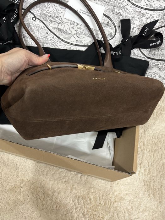 Сумка DEMELLIER, модель New York suede shoulder bag