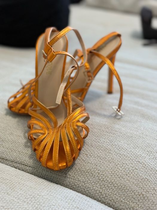 Adidasi/Pantofi/Tocuri