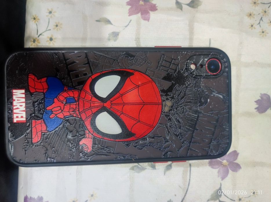 Iphone xr 64 GB 76% batareya telefon ochilmagan karobka dokument full.