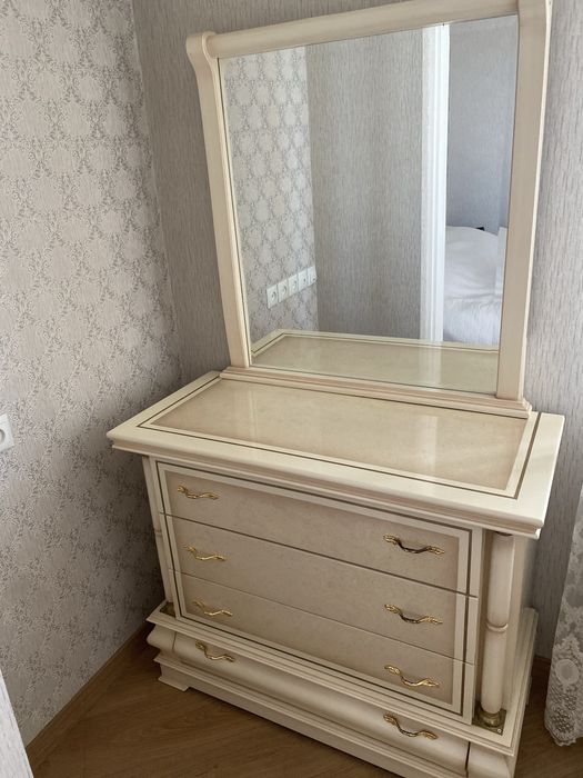 Комод с зеркалом Турция