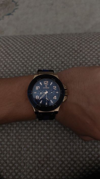 Продам часы Raymond