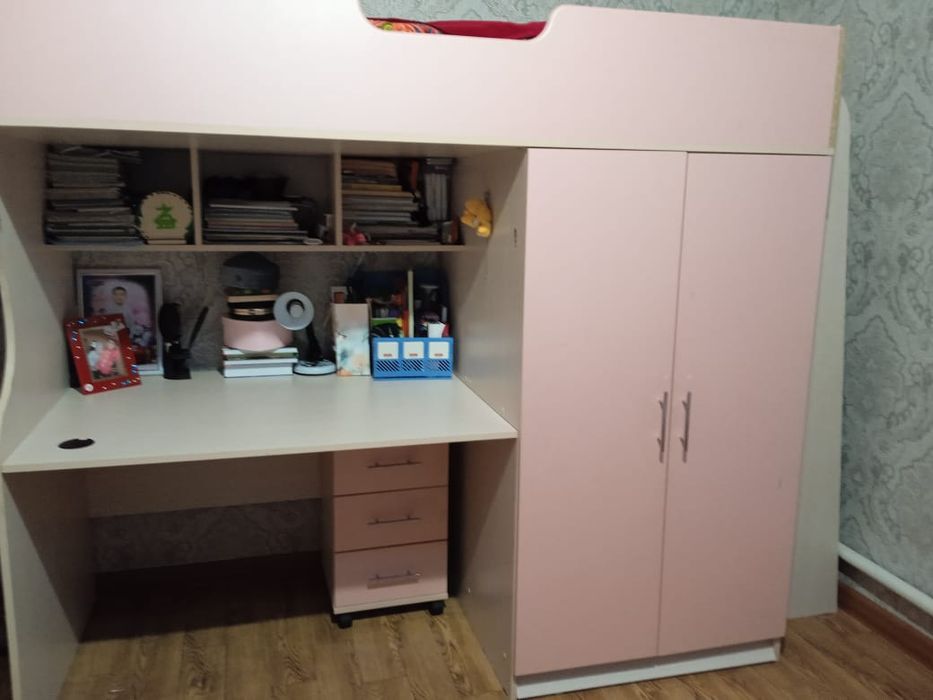 Продам детский гарнитур спальный