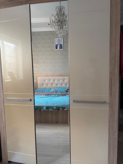 Продаю шкаф и люстру