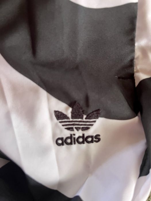 Чисто нова долница на Adidas