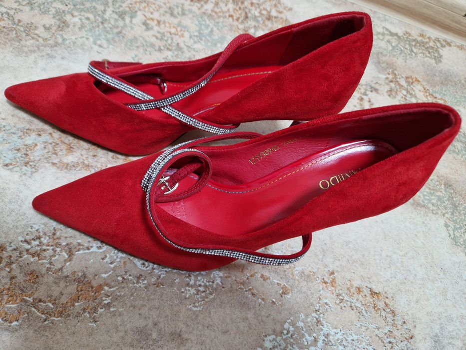 Продам  туфли женские