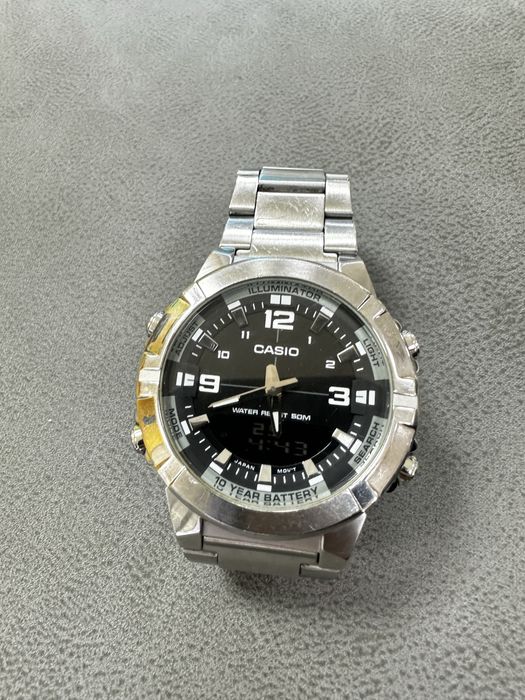 Продам оригинальные часы Casio