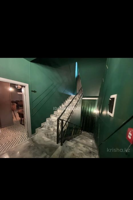 Действующий караоке бар