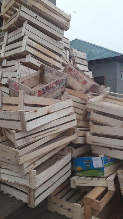 Пластмасовые ящики от мандаринов