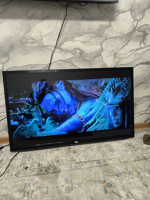 Продам телевизор LG