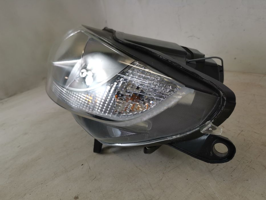 Фар Ляв с Халоген Z4 E85 / Far Lqv s Halogen Z4 E85 Оригинален, в добр