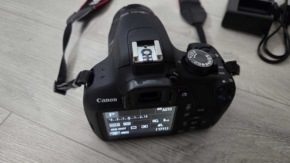 Camera foto CANON 1200D