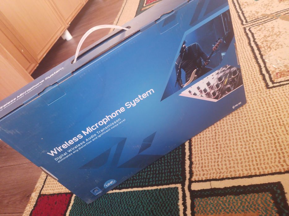 Профессиональный микрафон новый С гарантией