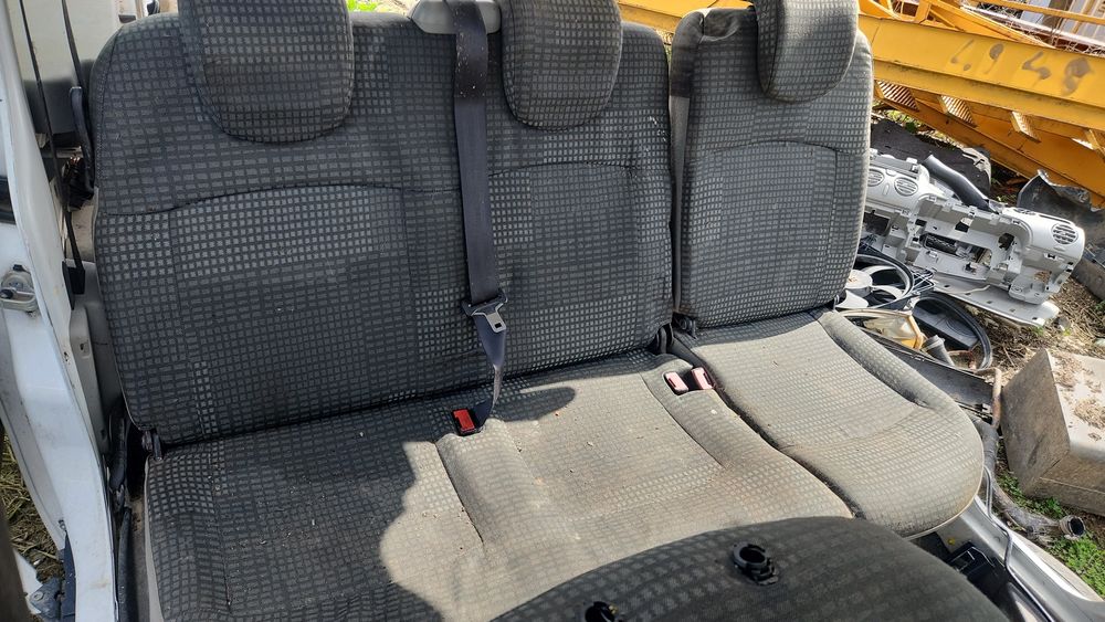 Canapea spate Renault Kangoo