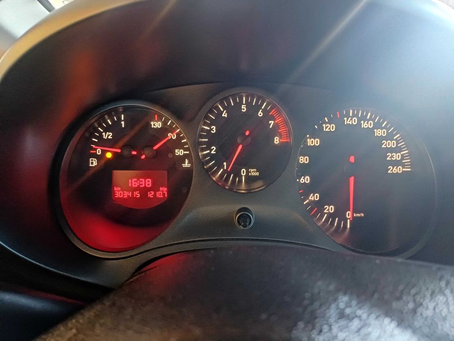 Автомобил seat leon