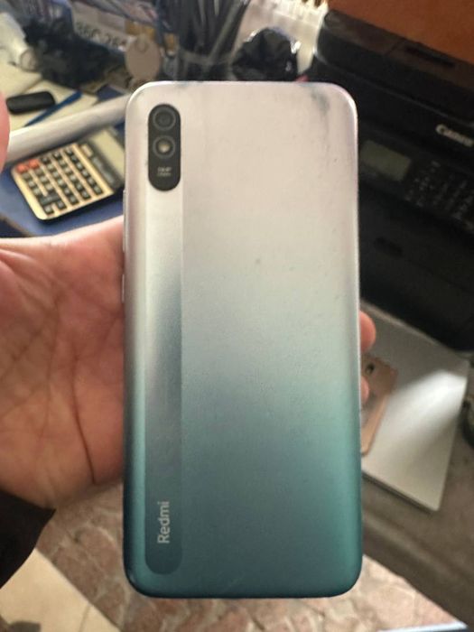 Redmi va samsung telefon sotiladi