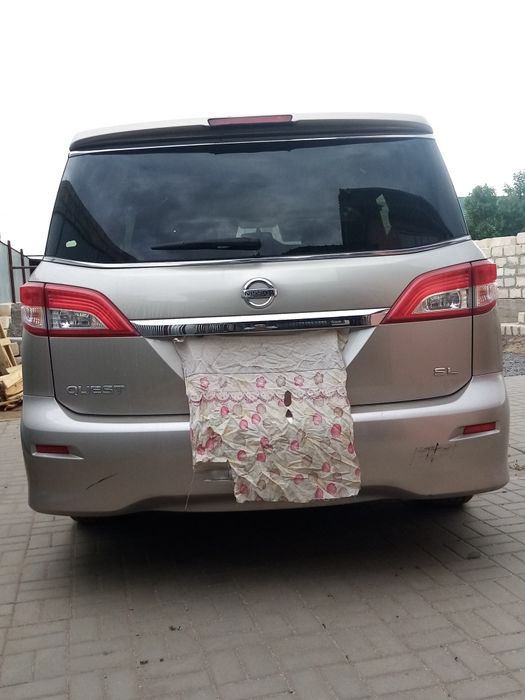 Ниссан квест 2012