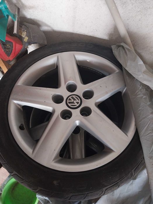 Алуминиеви джанти с гуми