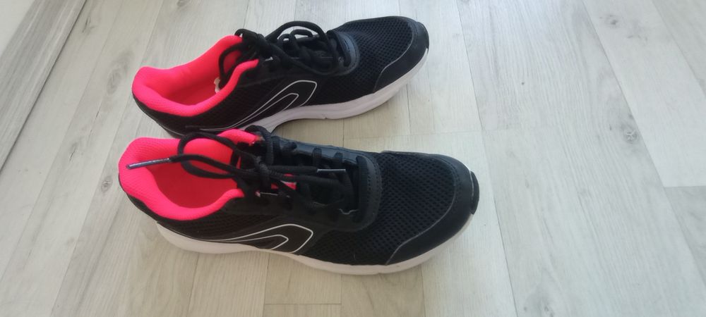 Нови леки маратонки