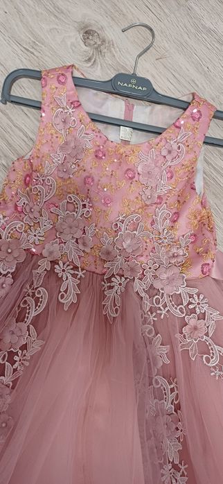 Уникална момичешка рокля