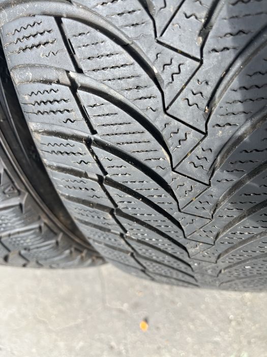 2 бр. зимни гуми 205/55/16 Nexen 6,5 mm DOT 1019