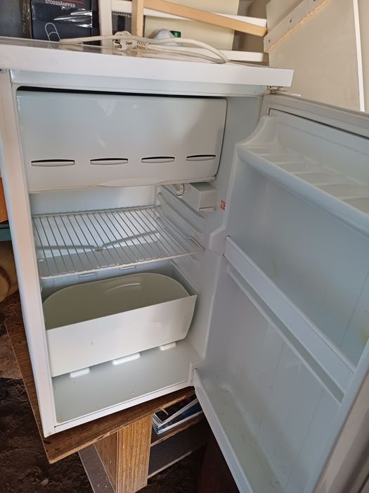 Продам холодильник Indesit