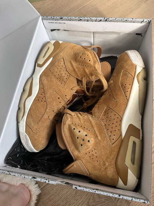 Air Jordan 6 Retro "Golden Harvest/Wheat" sneakers, 11, 45 EU