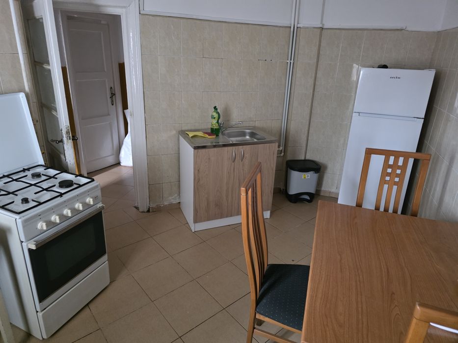 Ofer spre inchiriere ap 3 camere zona Mosilor