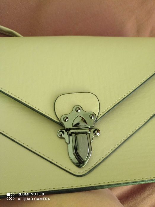 Продавам дамска чанта