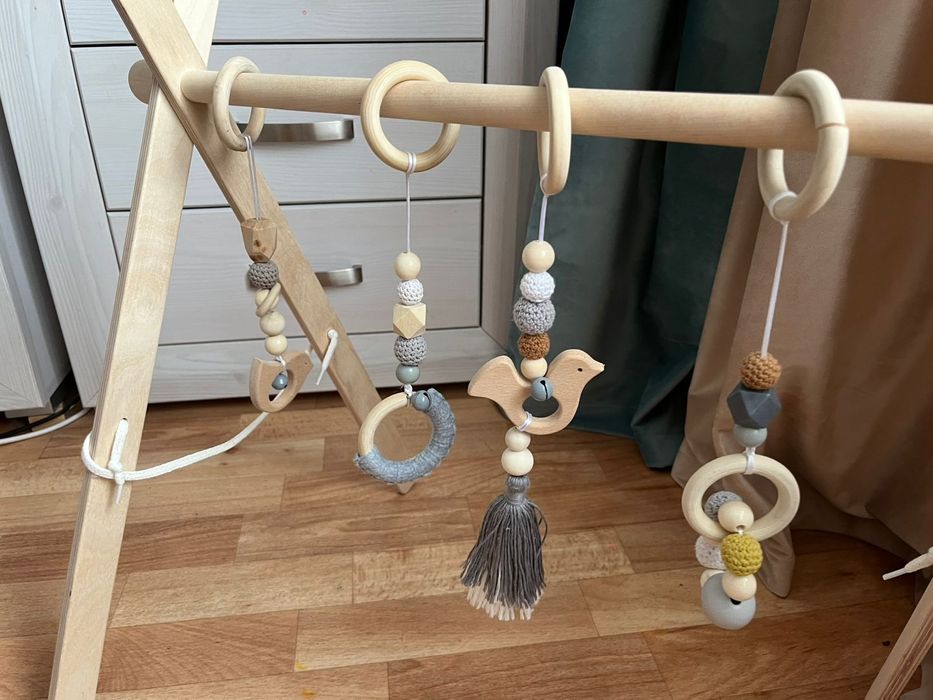 Стойка Монтессори с подвесами