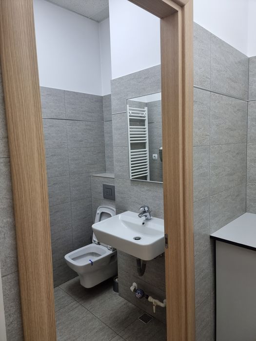 Spațiu comercial 82 mp, parter Micro 12 – Disponibil 1 martie