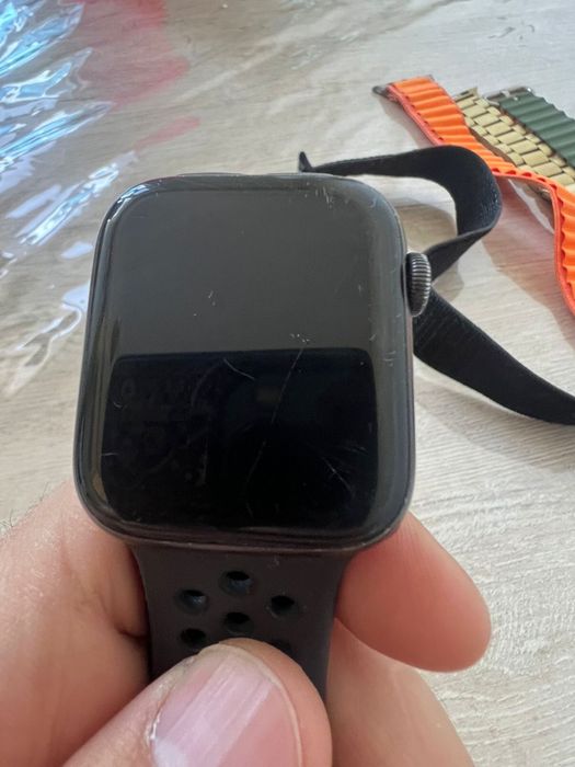 Продам apple watch Se