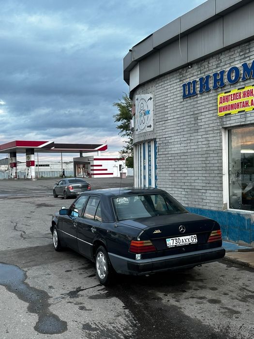 Продаю 124 мерседес