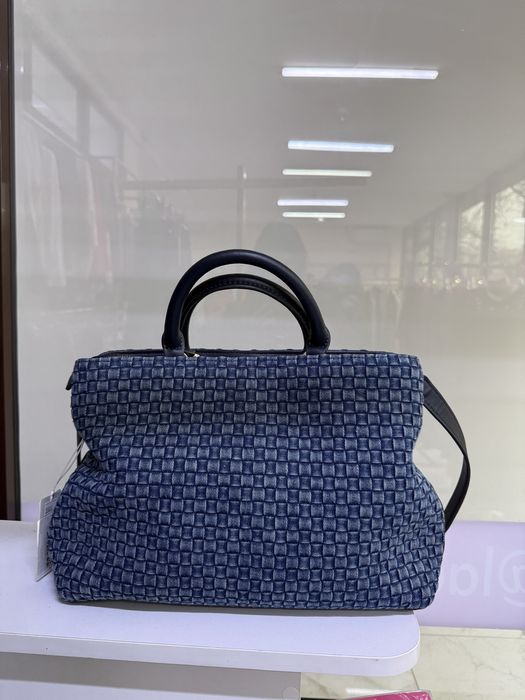 Сумка GUESS Majka denim handbag