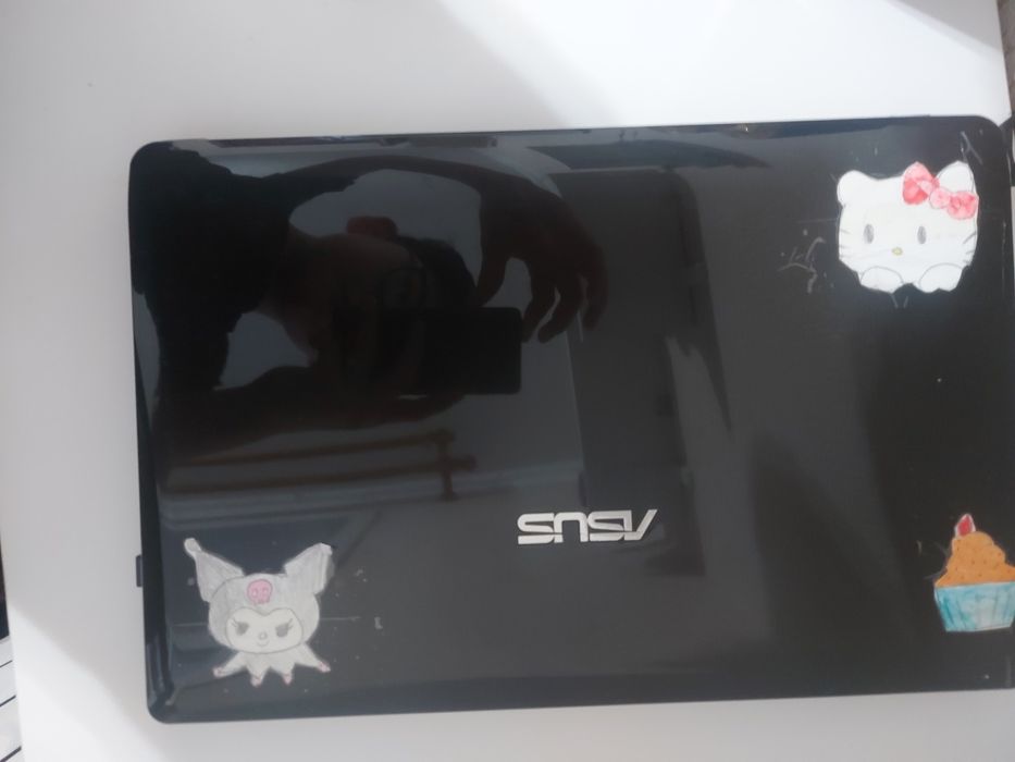 Asus хороший. ноутбук