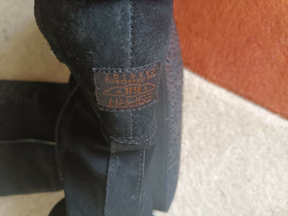 Cizme Esprit îmblănite.