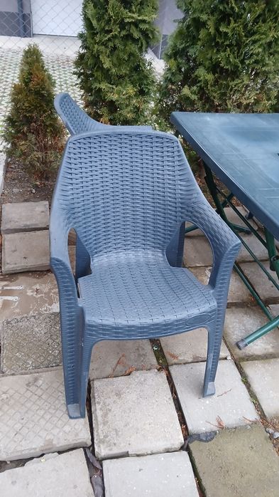 Градински маса и четири стола