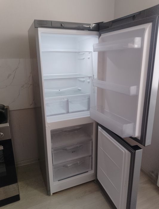Холодильник Indesit DS 4160 G