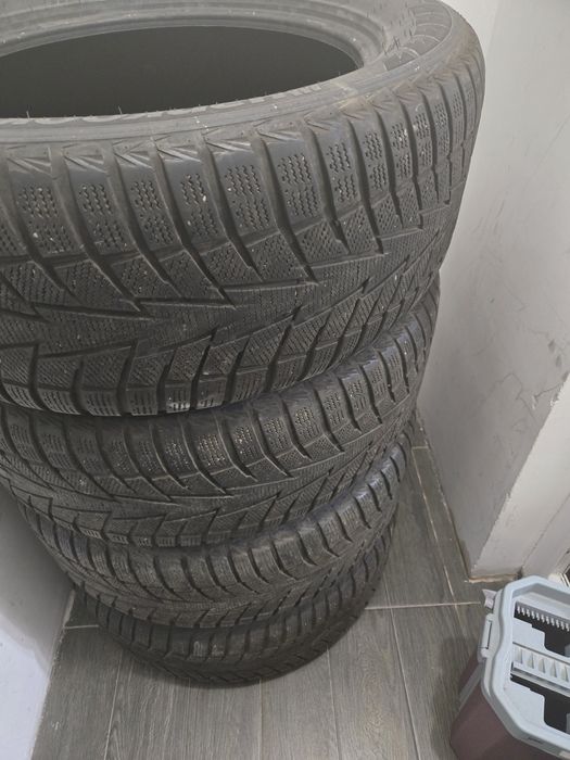 Зимние шины 285/50/20