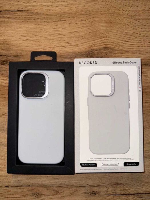 Vand husa Decoded iPhone 16 PRO noua