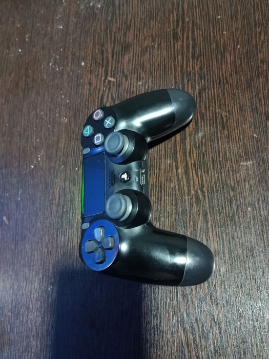 Plastation 4 sotiladi