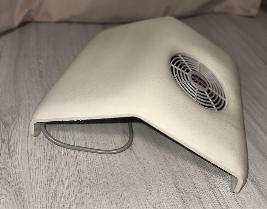 Прахоуловител за маникюр Ronney – работещ, запазен