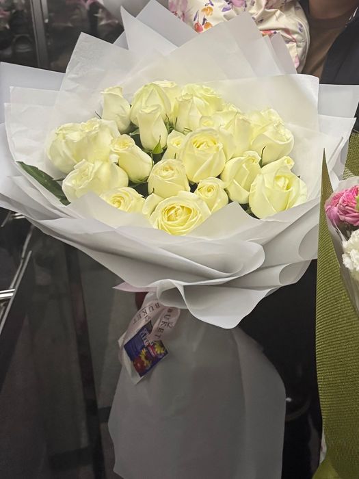 Букет из белых роз