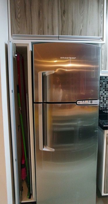 Холодильник двухкамерный