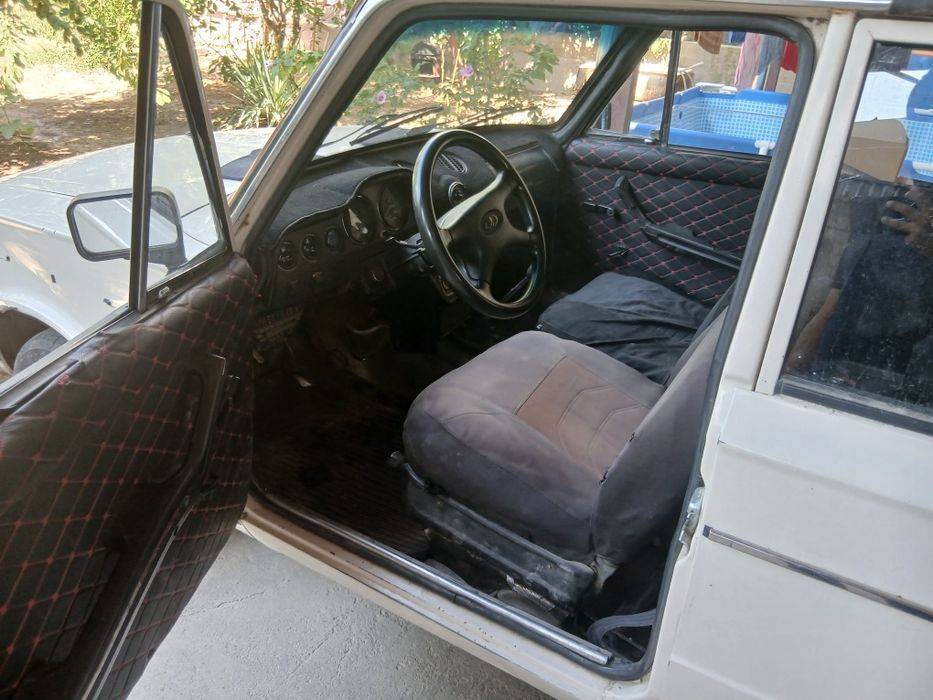 Jiguli 2106 sotiladi
